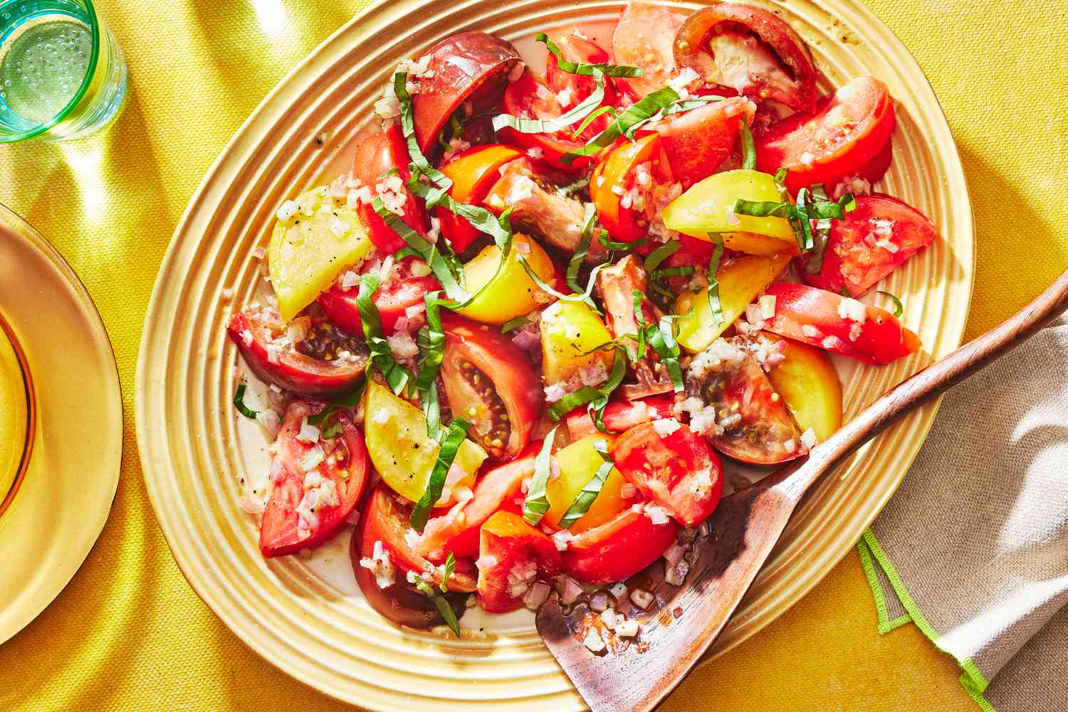 Summer Garden Heirloom Tomato Salad: Fresh Herbs & Flavor